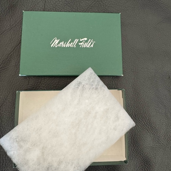 Marshall Field Box - Picture 2 of 4